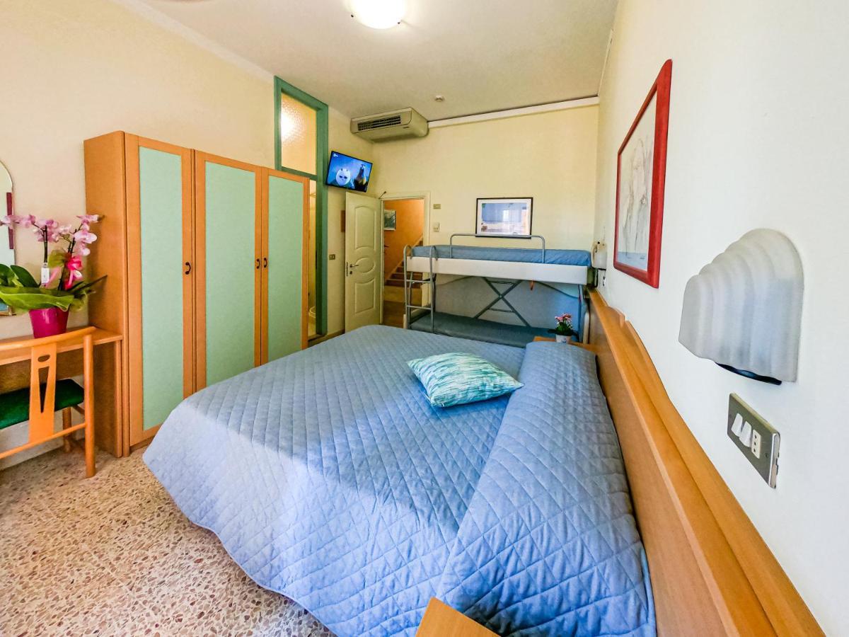 Hotel Simplon Белларія-Іджеа-Марина Екстер'єр фото