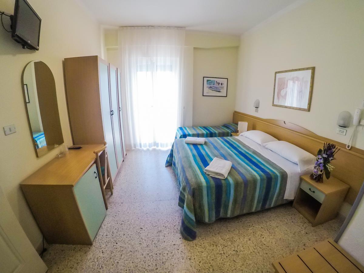 Hotel Simplon Белларія-Іджеа-Марина Екстер'єр фото