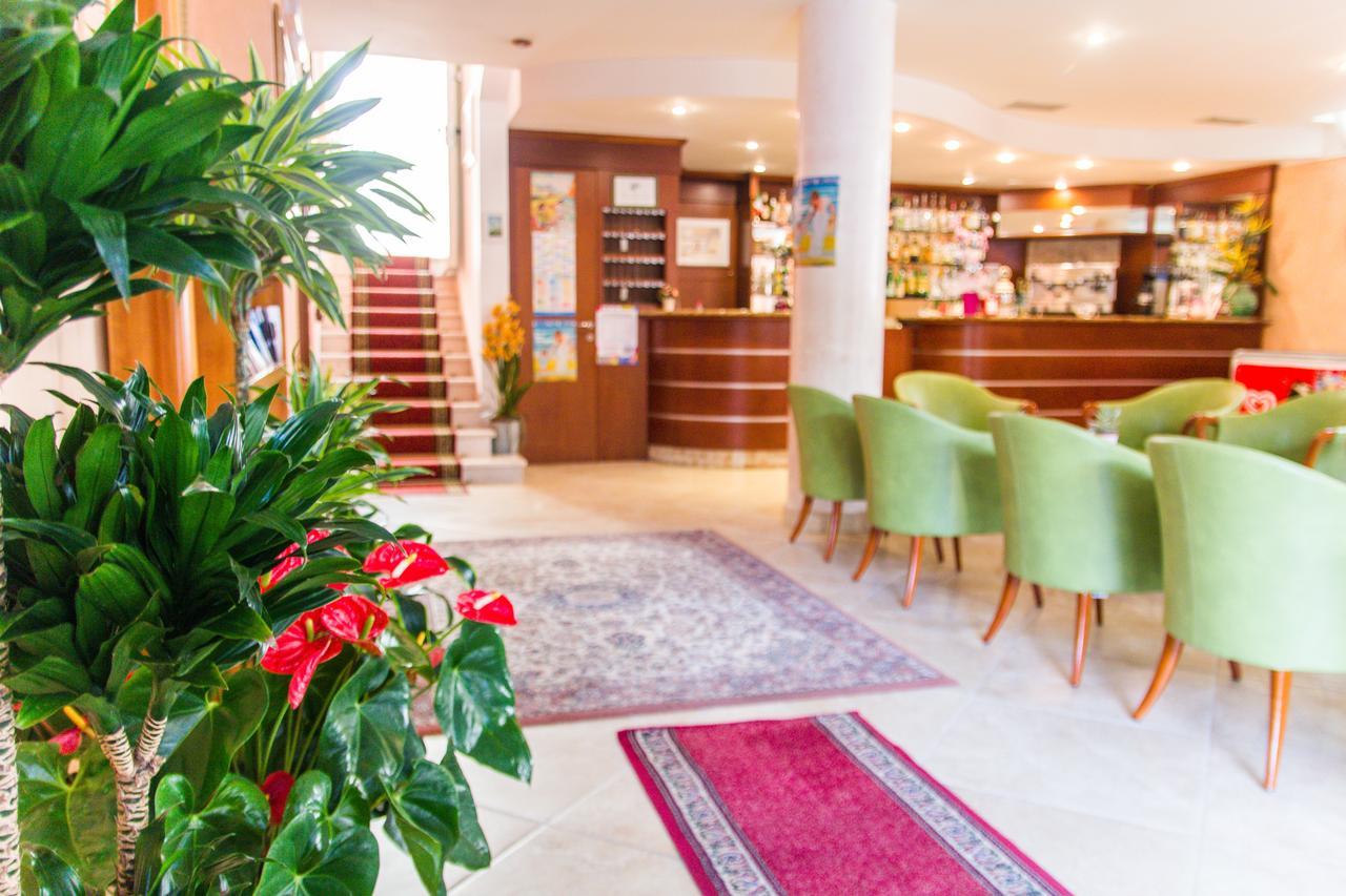 Hotel Simplon Белларія-Іджеа-Марина Екстер'єр фото